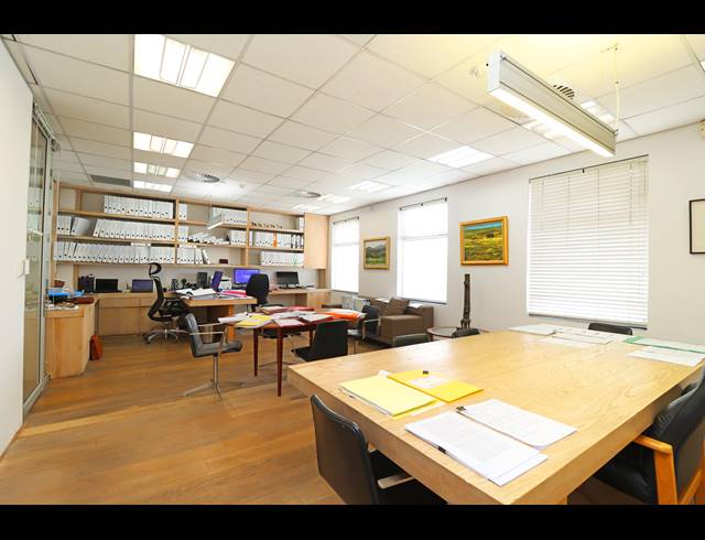 304M² OFFICE FOR SALE IN MELROSE ARCH